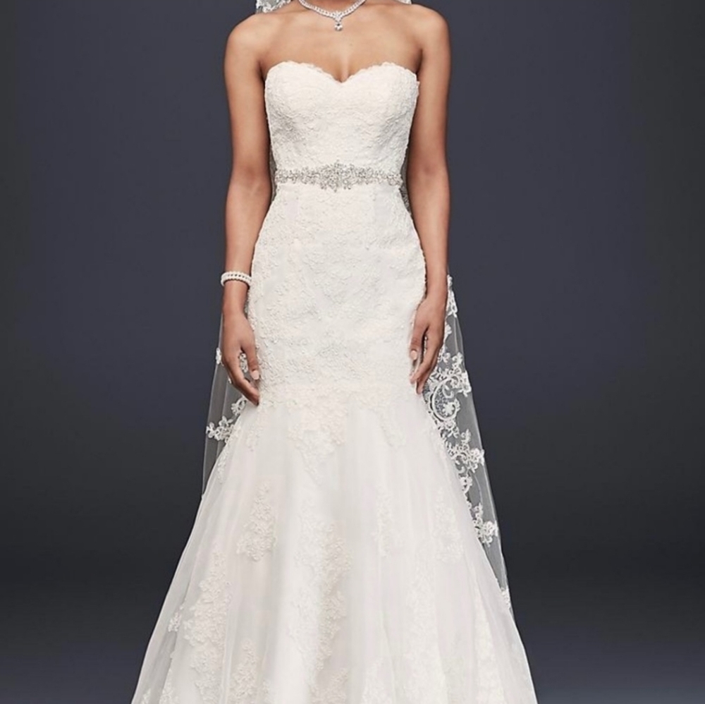 David's Bridal strapless sweetheart trumpet wedding dress